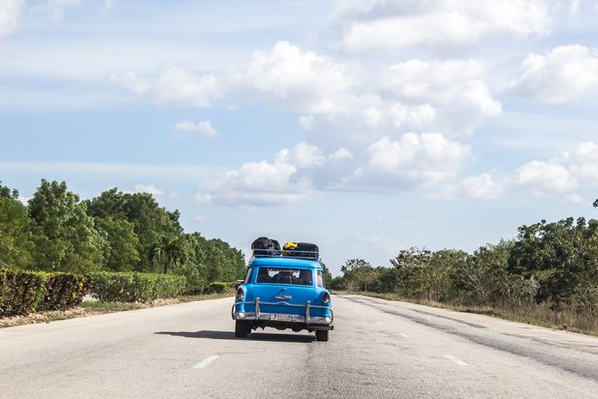 Carro em Cuba