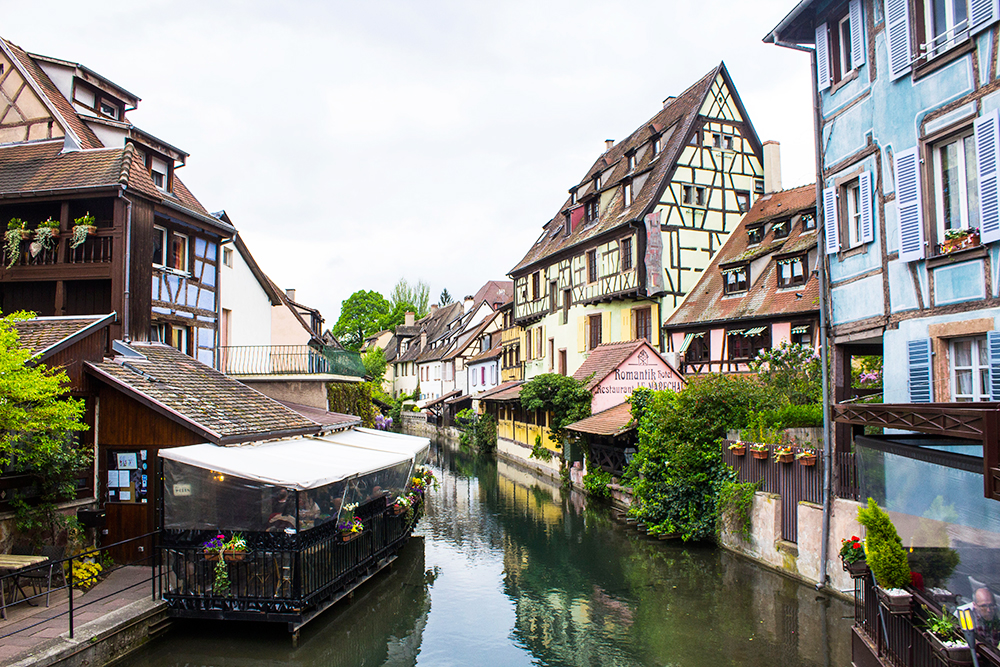 6 vilas direto dos contos de fadas que valem a pena visitar na Alsácia